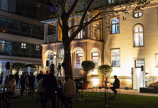 Anders denken findet einen Raum