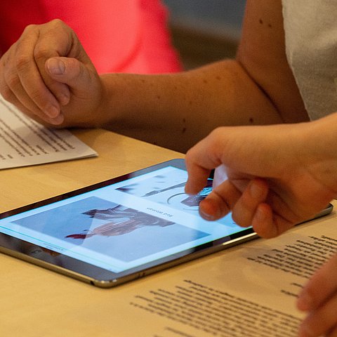 Seniorpartner in School - Seniors helping pupils