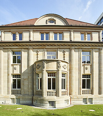 IDEAS, EXPERTISE AND POSITIONS